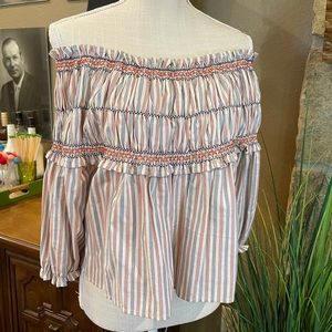 Gianni Bini transitional summer fall top. Off the shoulder peasant sleeve. Large